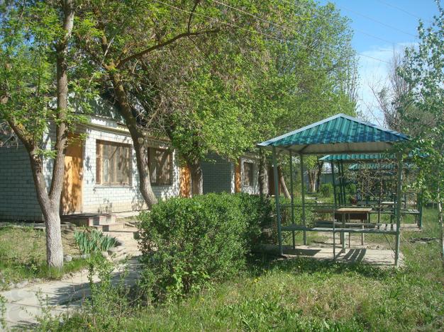 База отдыха "Волжанка" на берегу Волги, недалеко от Астрахани